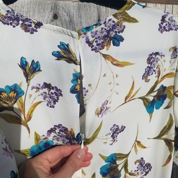 Gilli Wrap Style Dress - Picture 8 of 8